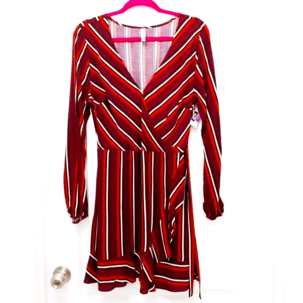 ``D25418 NWT Xhilaration Maroon Ruffle Accent Dress